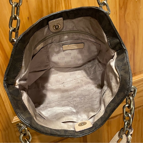 Michael Kors Signature Tote with chain handles - Picture 4 of 10